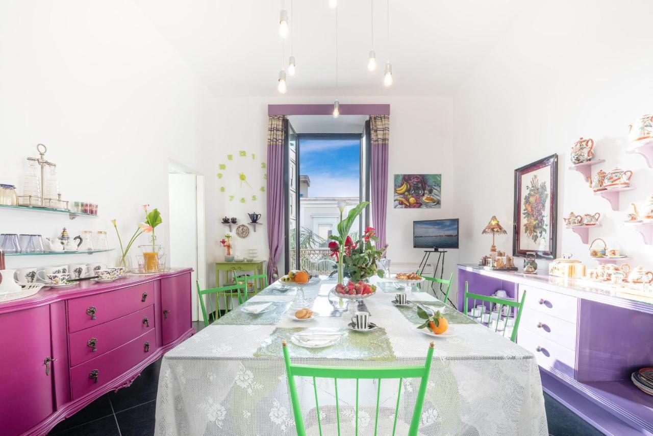 Maria Vittoria Charming Rooms And Apartments Brindisi Bagian luar foto