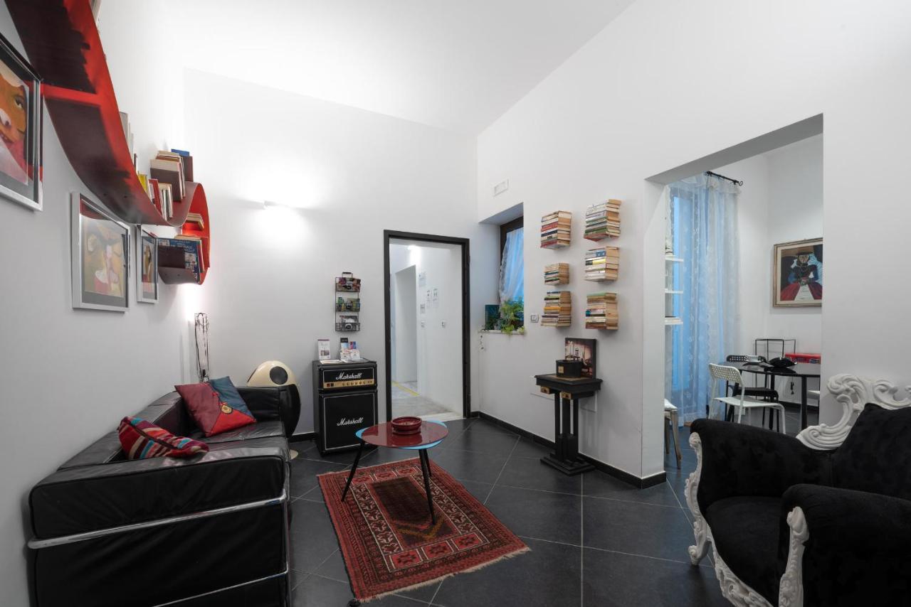 Maria Vittoria Charming Rooms And Apartments Brindisi Bagian luar foto