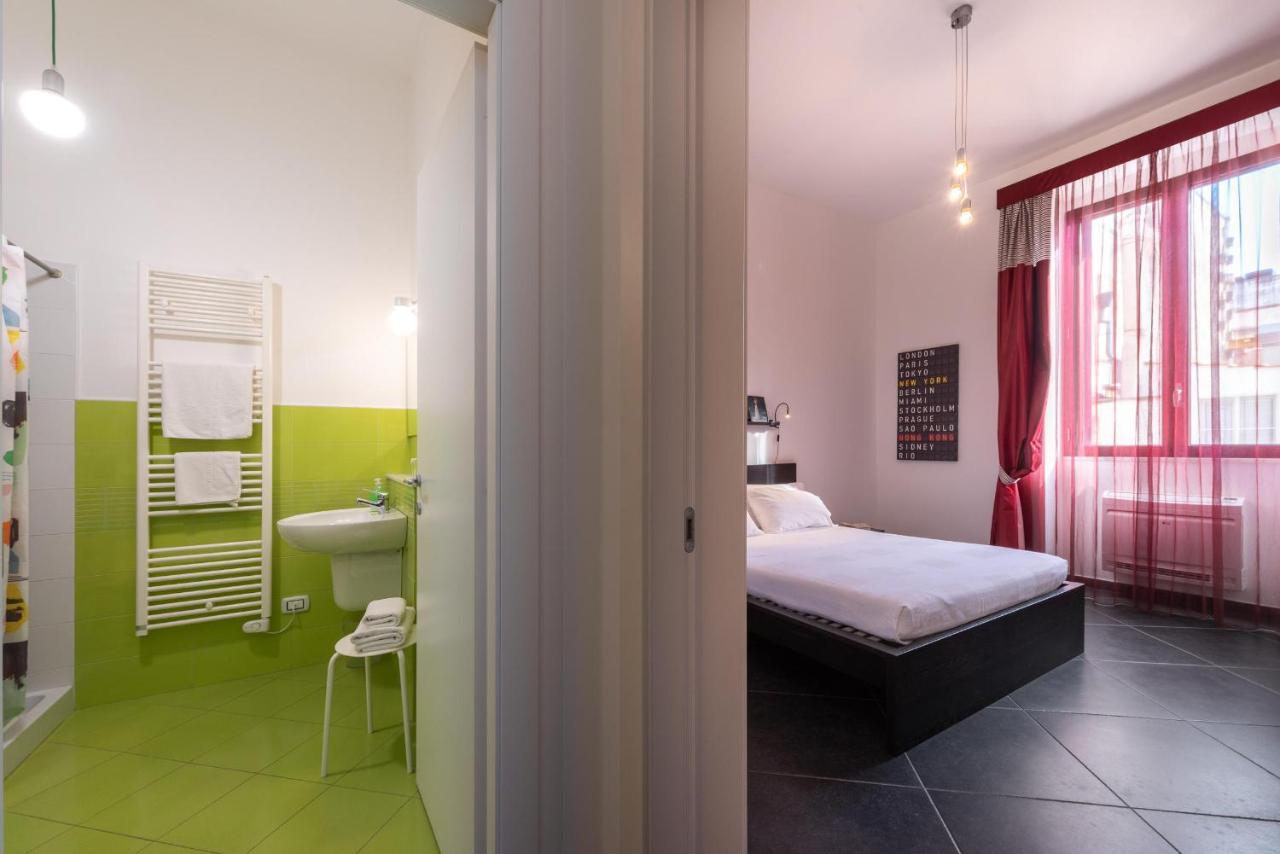 Maria Vittoria Charming Rooms And Apartments Brindisi Bagian luar foto