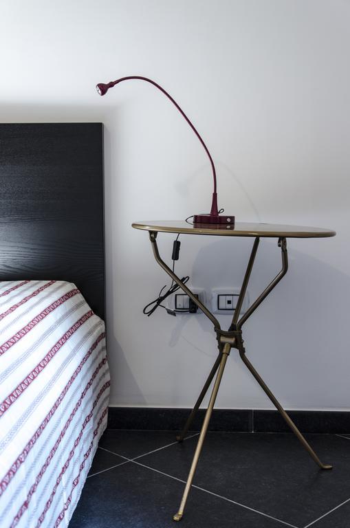 Maria Vittoria Charming Rooms And Apartments Brindisi Ruang foto
