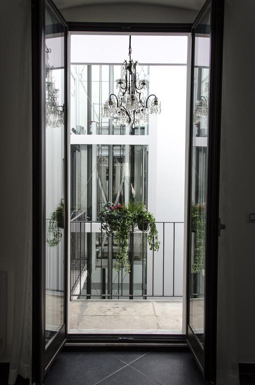 Maria Vittoria Charming Rooms And Apartments Brindisi Bagian luar foto