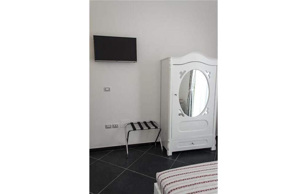 Maria Vittoria Charming Rooms And Apartments Brindisi Bagian luar foto