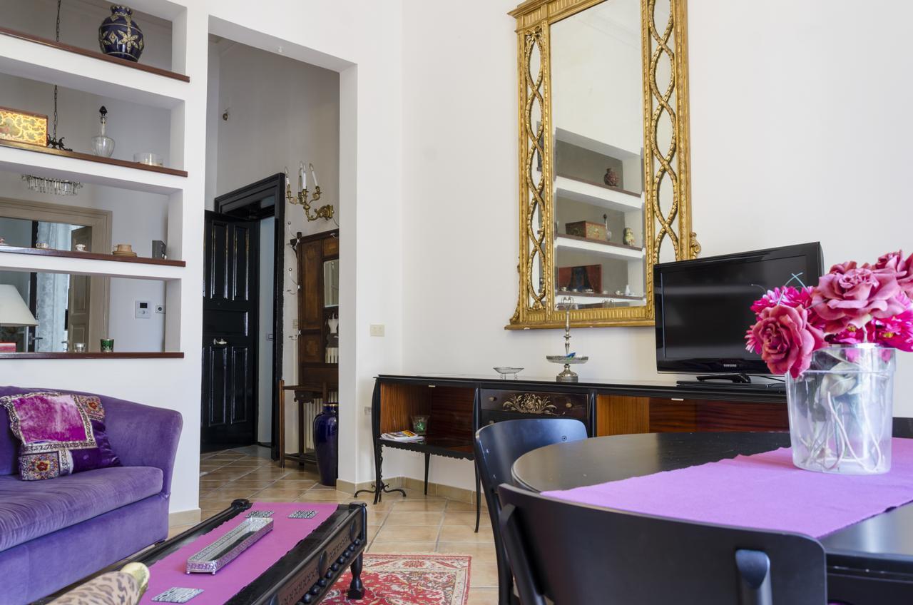 Maria Vittoria Charming Rooms And Apartments Brindisi Bagian luar foto