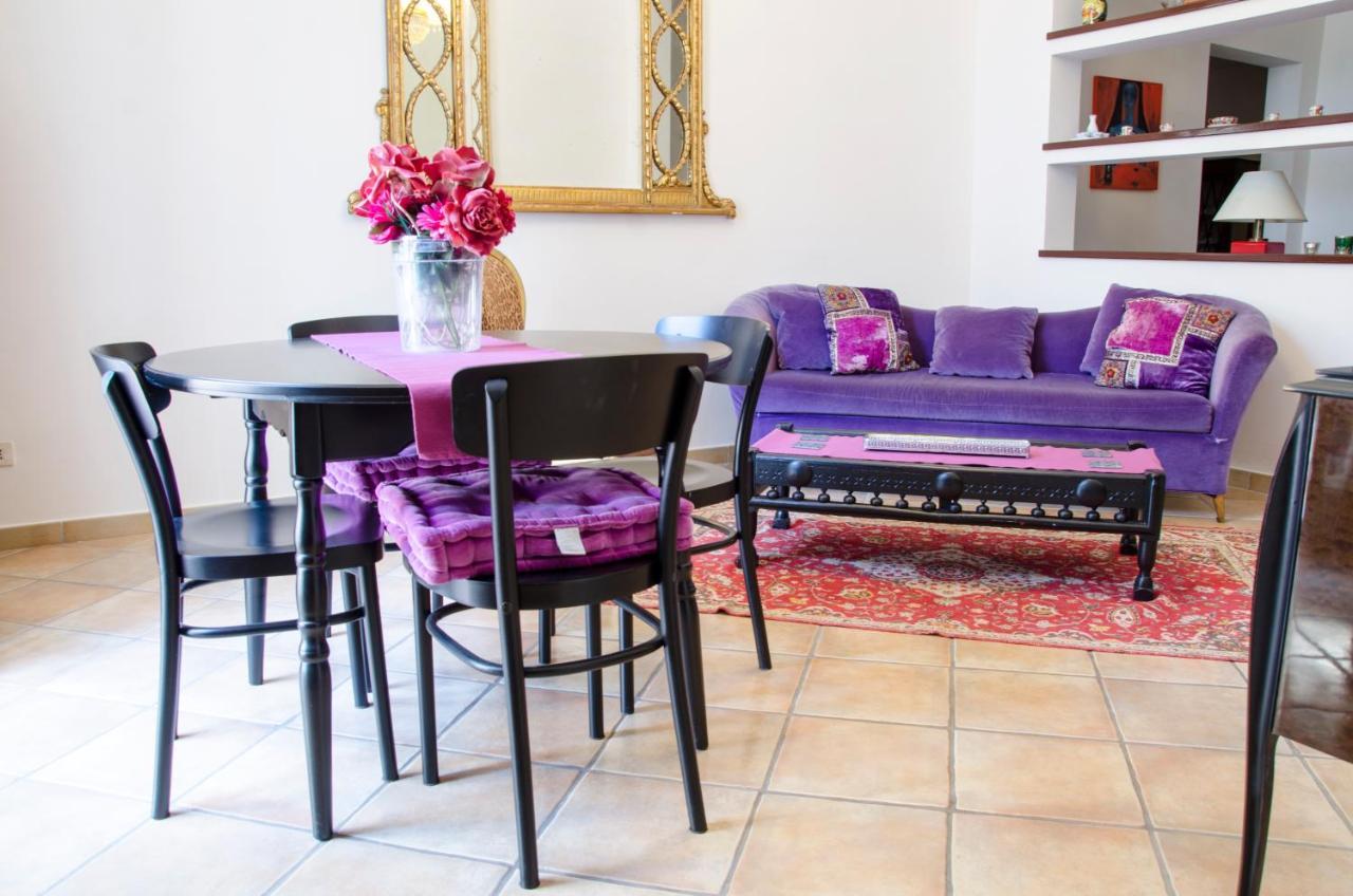 Maria Vittoria Charming Rooms And Apartments Brindisi Bagian luar foto