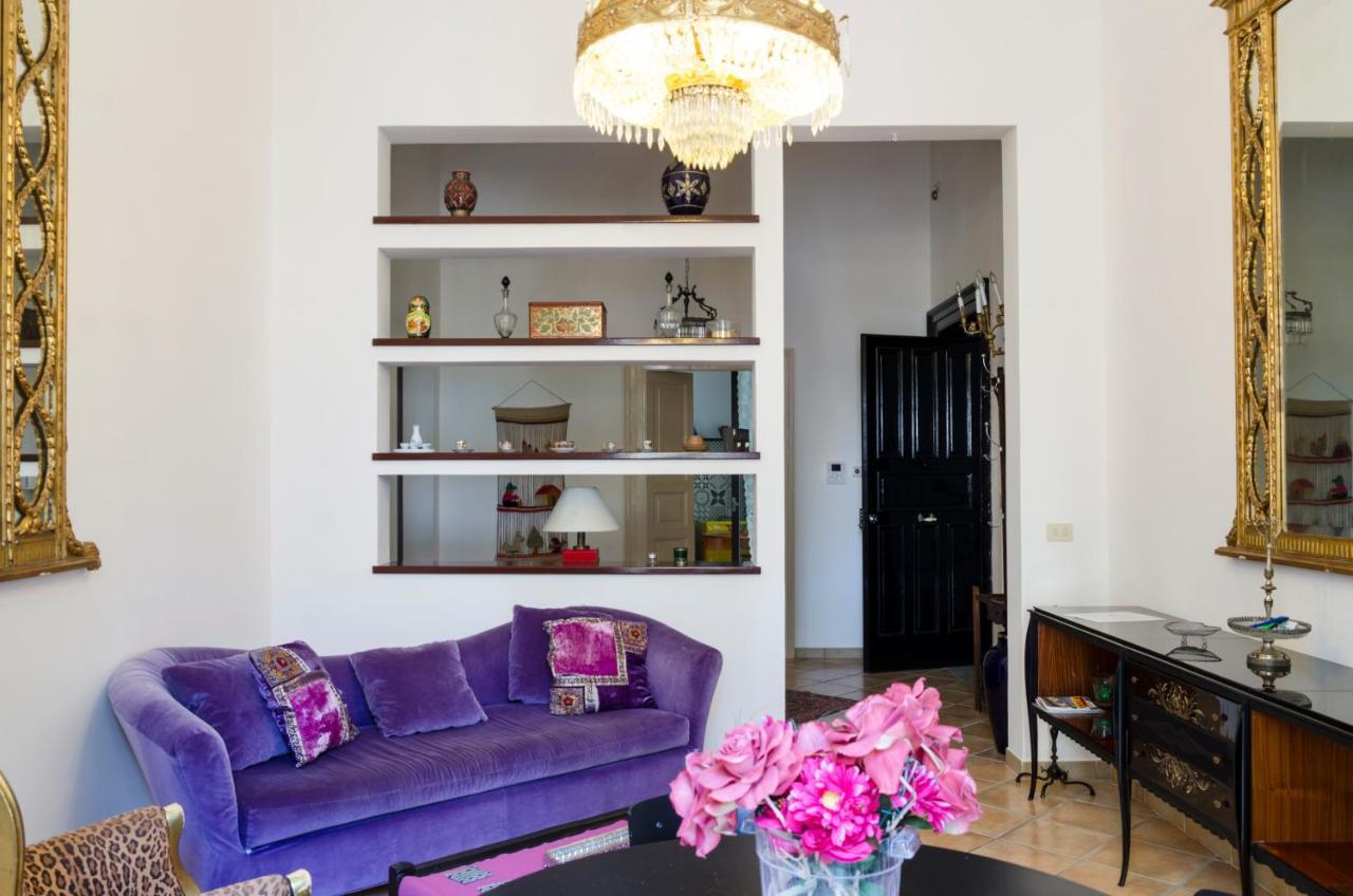 Maria Vittoria Charming Rooms And Apartments Brindisi Bagian luar foto