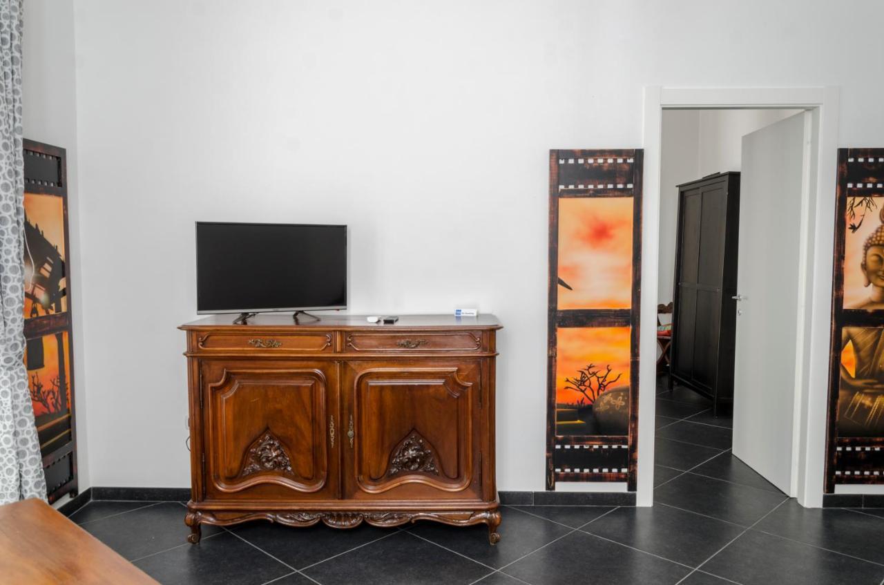 Maria Vittoria Charming Rooms And Apartments Brindisi Bagian luar foto