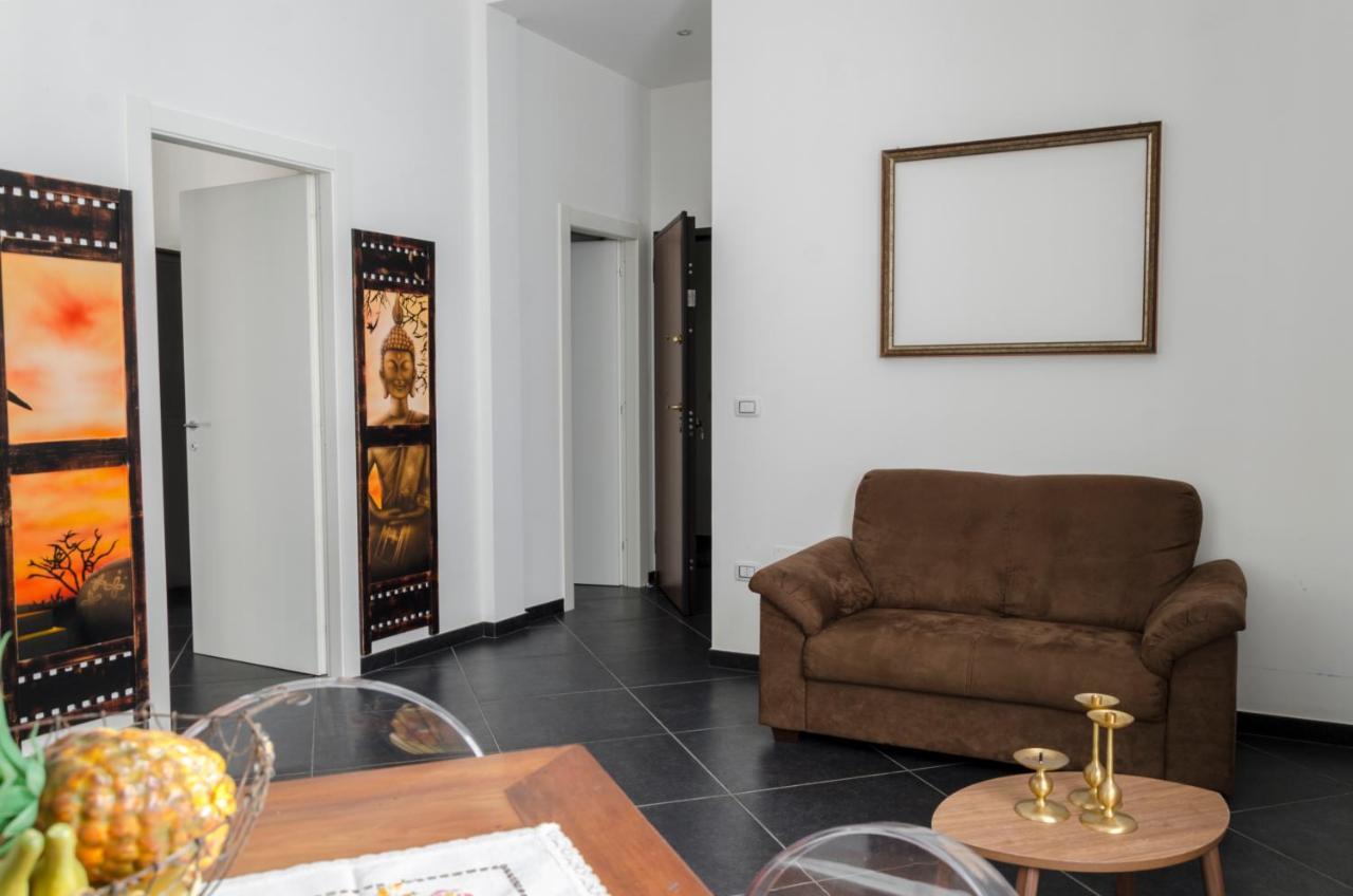 Maria Vittoria Charming Rooms And Apartments Brindisi Bagian luar foto